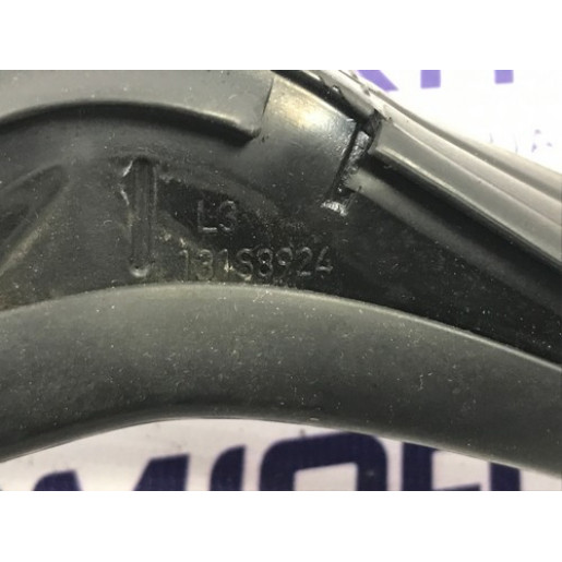 Уплотнитель стекла двери задней левой Opel Corsa D HB 5дв. 2006-2014 13188924